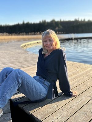 Foto line siddende Almindsø